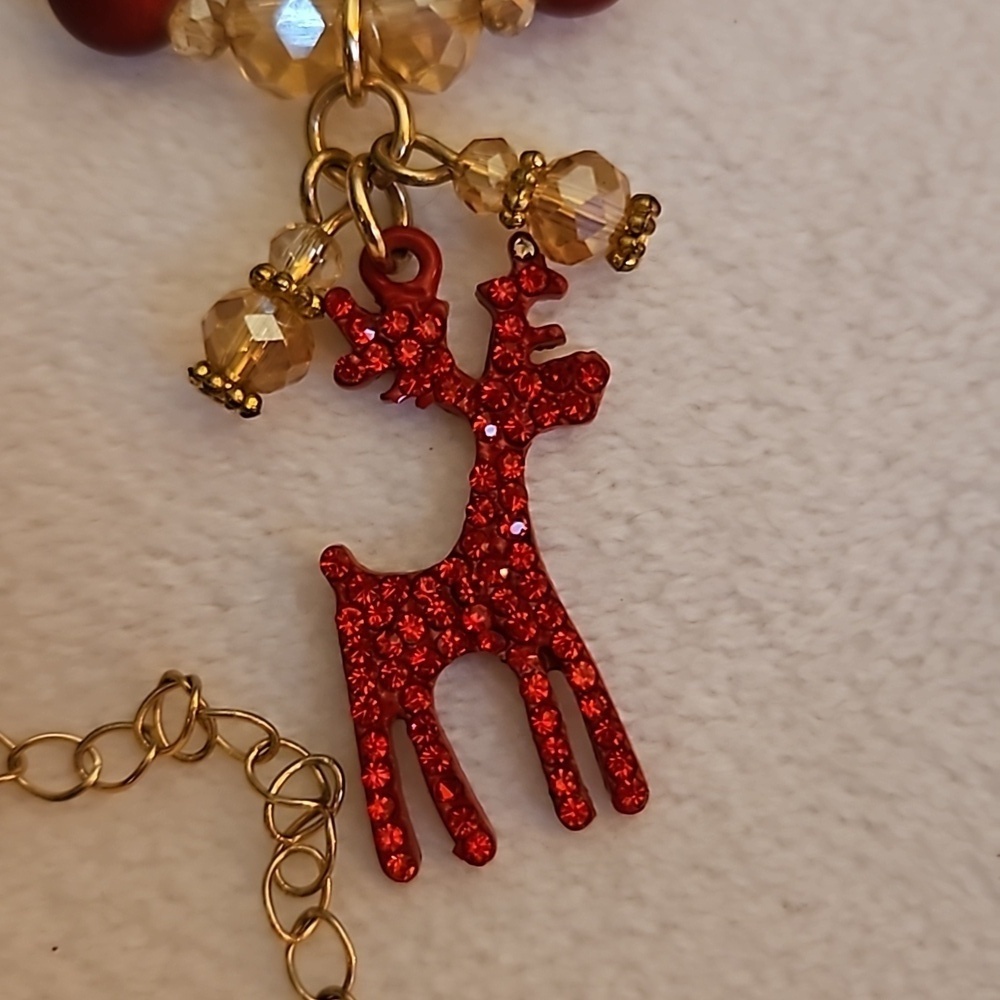 Glass Beaded Chain Glitter Reindeer Pendant Christmas Necklace - Picture 3 of 7
